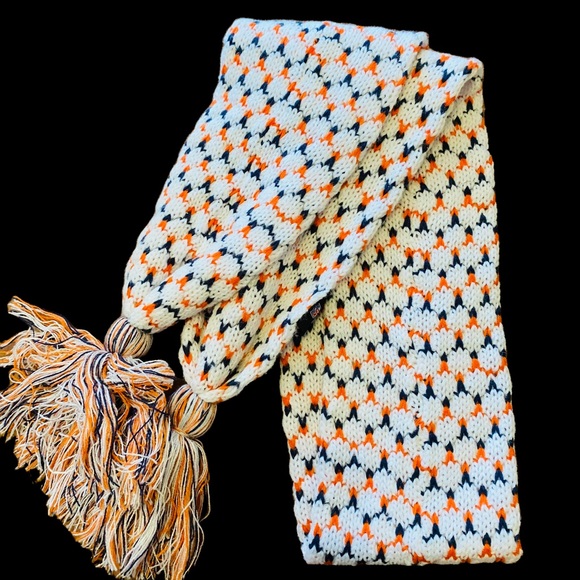 NFL The Bears Woven Tassel Scarf - Picture 3 of 8